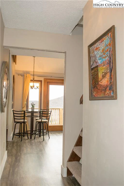 Image number 14 for the current listing