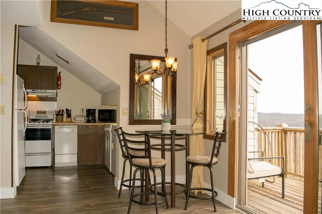 Image number 7 for the current listing