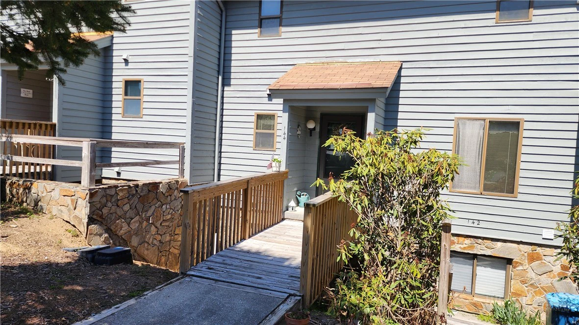Image number 1 for the current listing