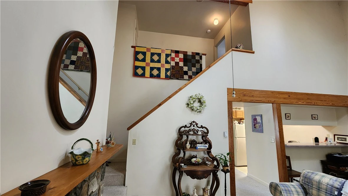 Image number 18 for the current listing