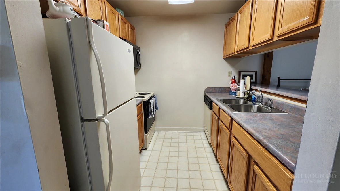 Image number 16 for the current listing