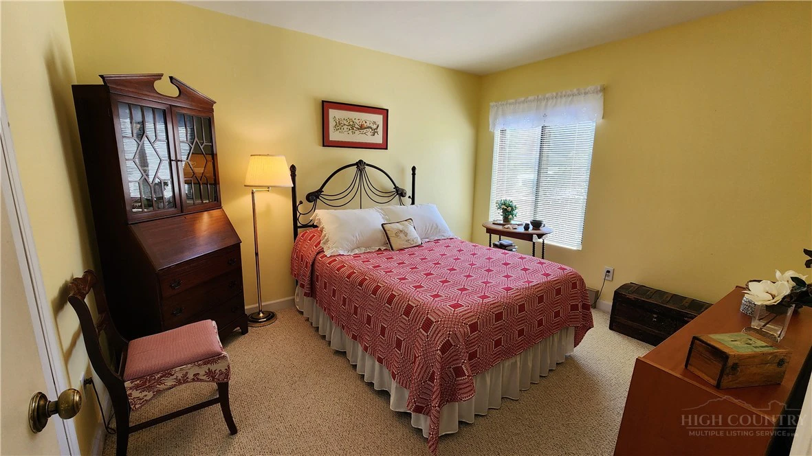Image number 10 for the current listing