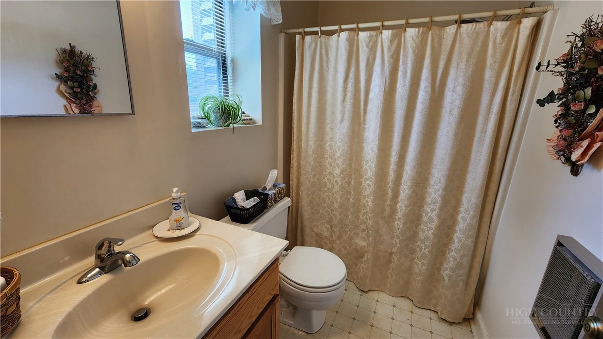 Image number 9 for the current listing