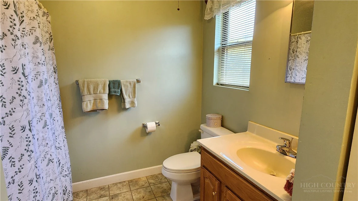Image number 5 for the current listing