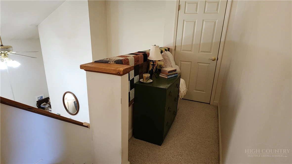 Image number 3 for the current listing