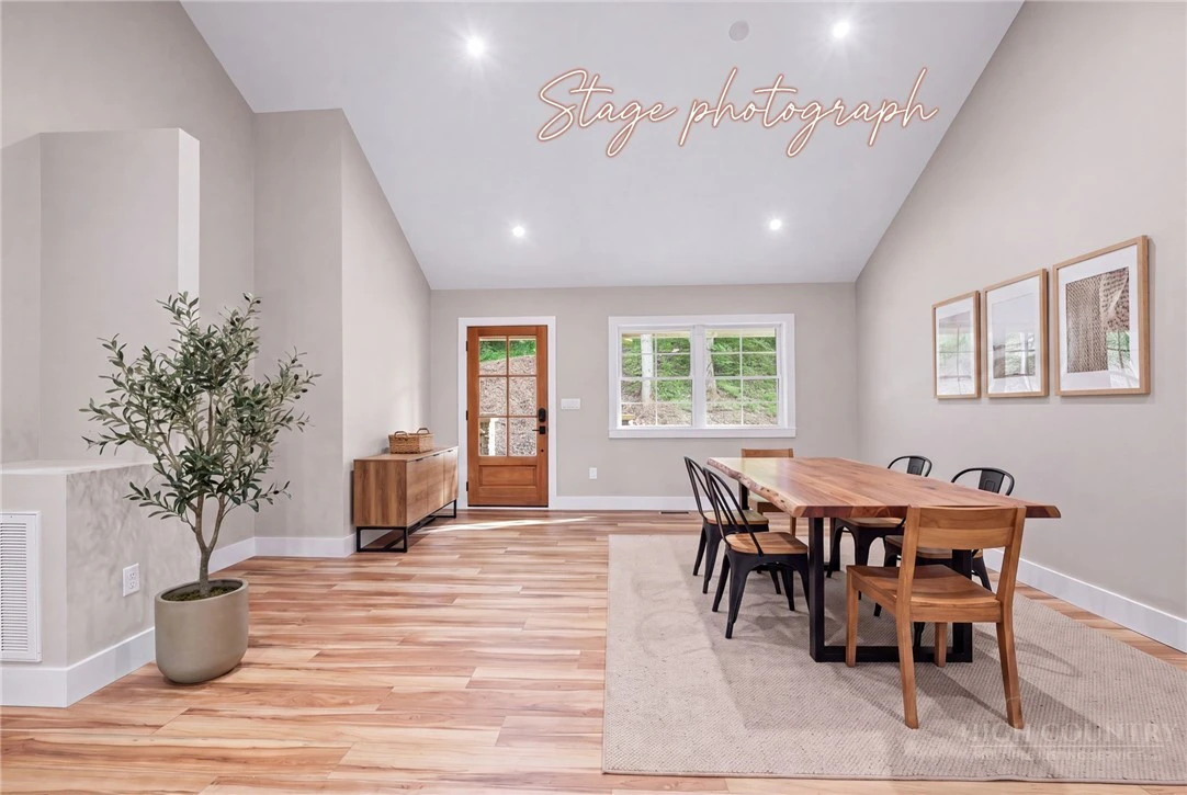 Image number 9 for the current listing