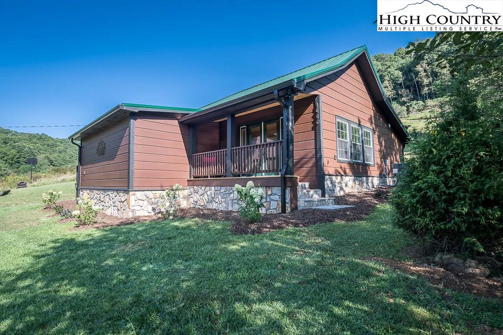 Image number 1 for the current listing