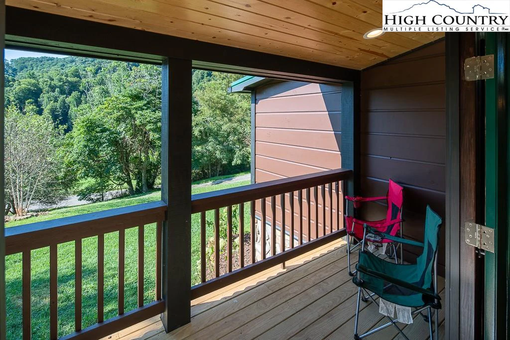 Image number 3 for the current listing