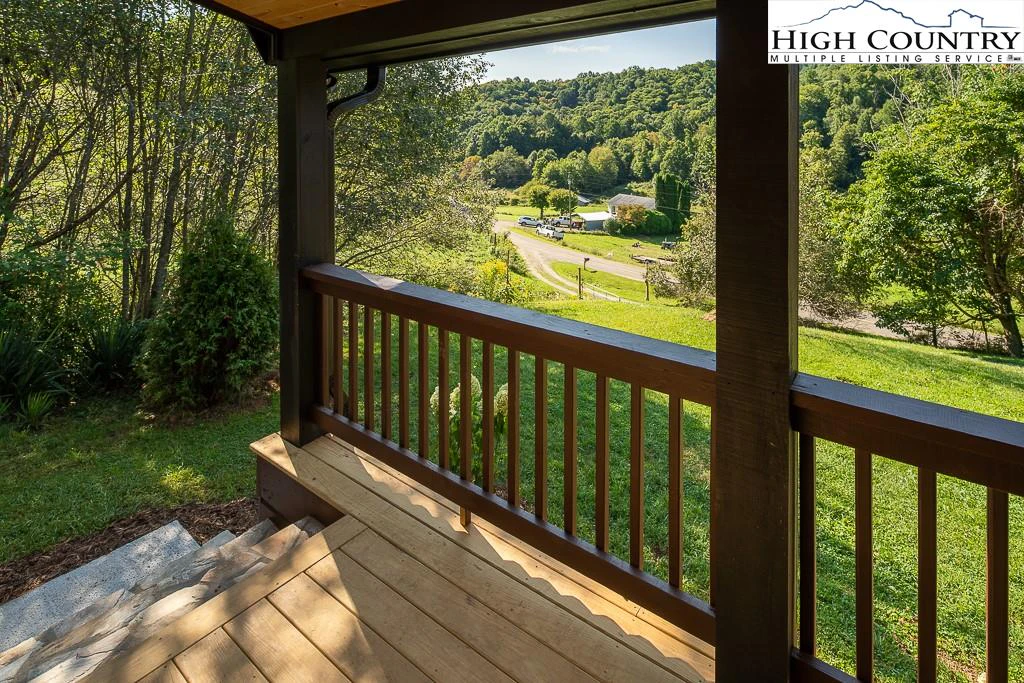 Image number 4 for the current listing