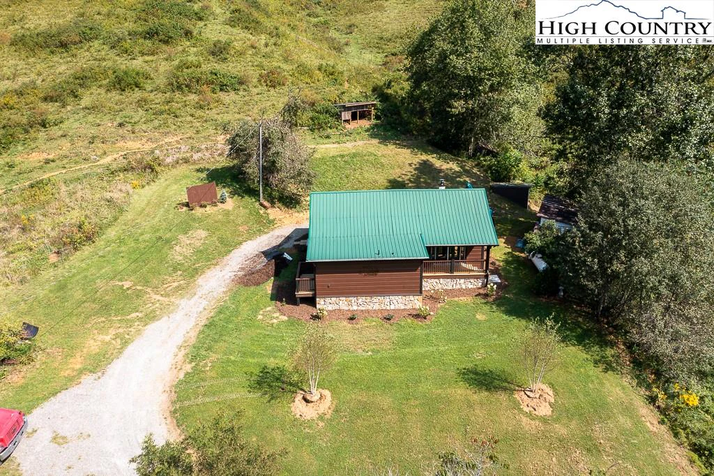 Image number 17 for the current listing