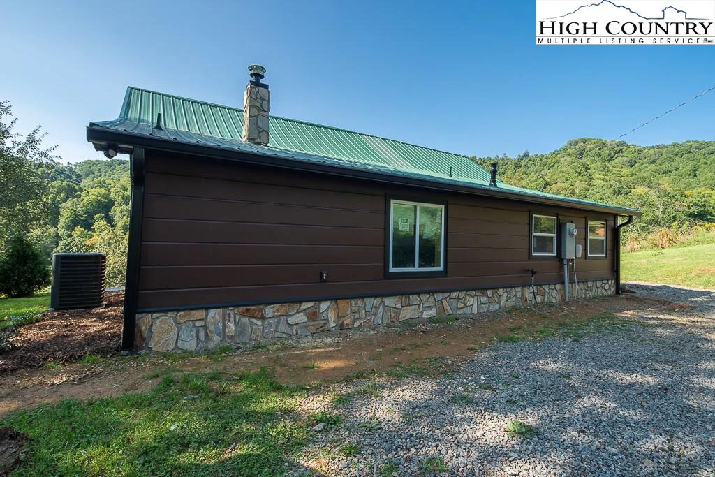 Image number 21 for the current listing