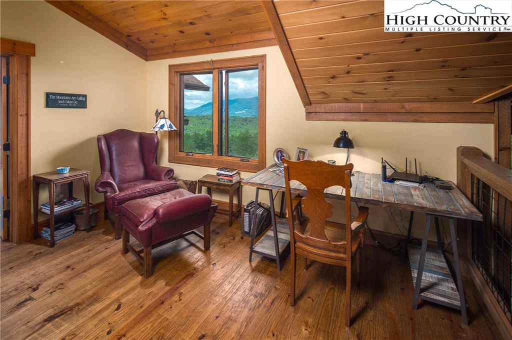 Image number 9 for the current listing