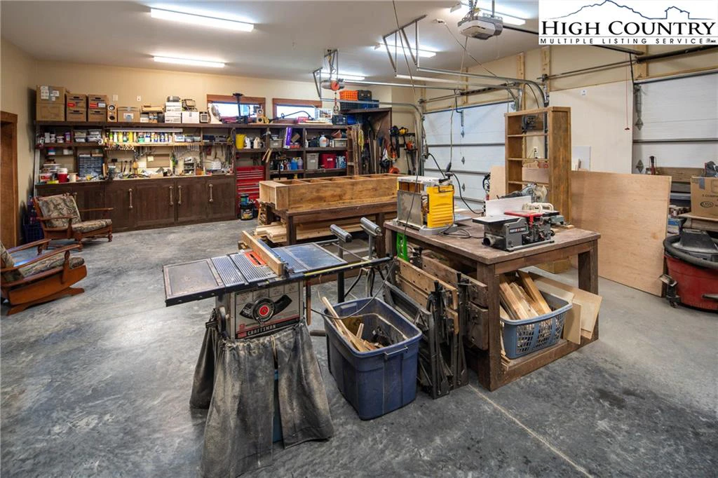 Image number 16 for the current listing