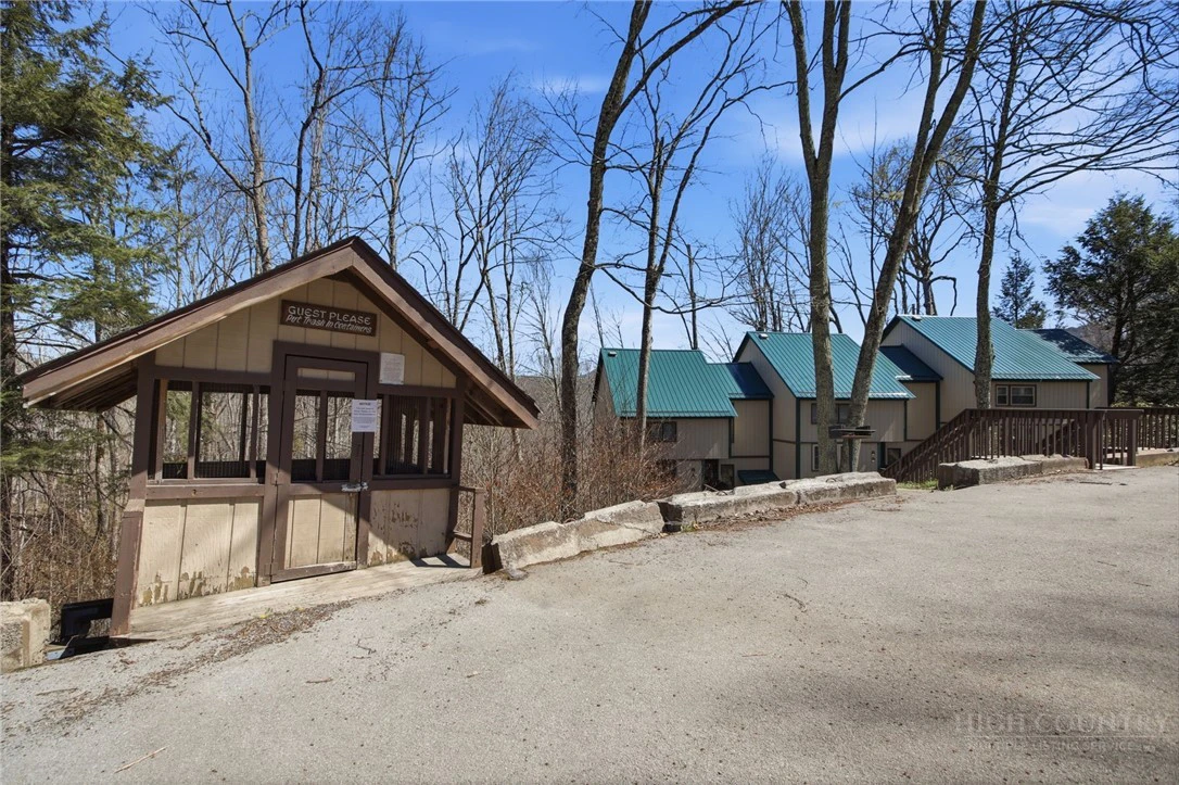 Image number 4 for the current listing