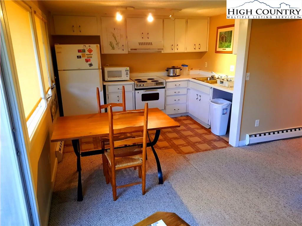 Image number 2 for the current listing