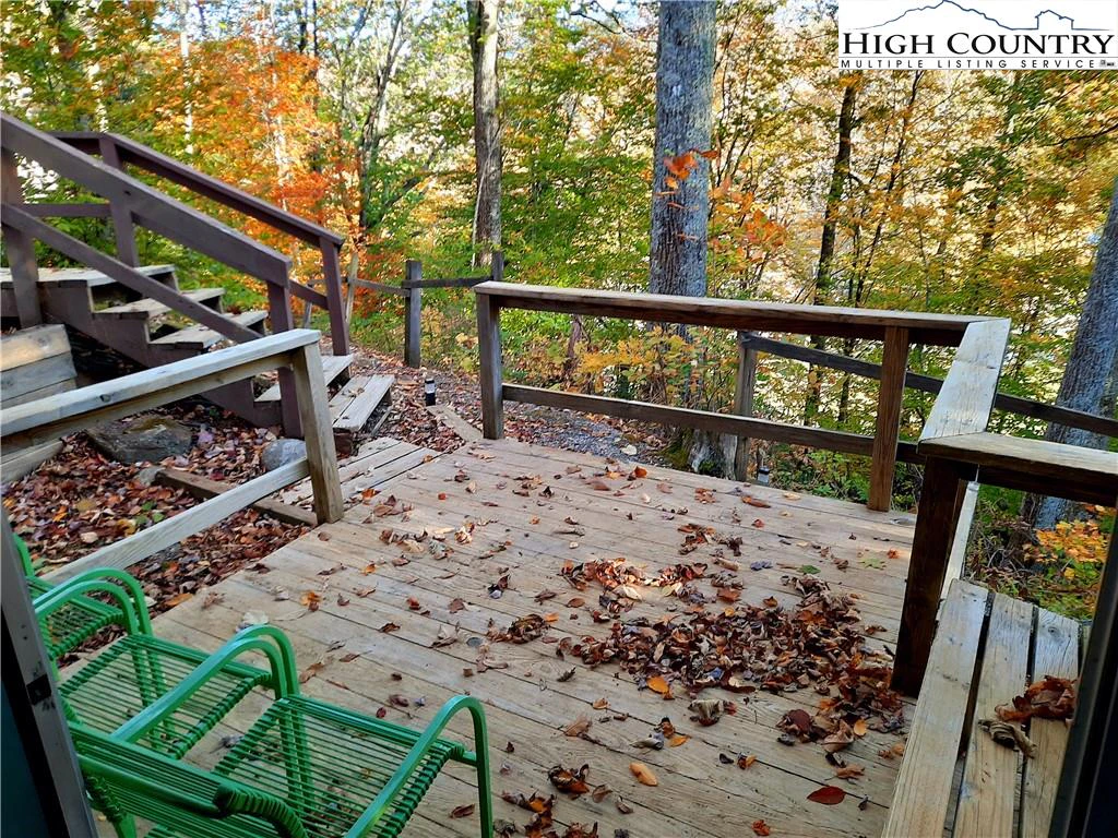Image number 13 for the current listing