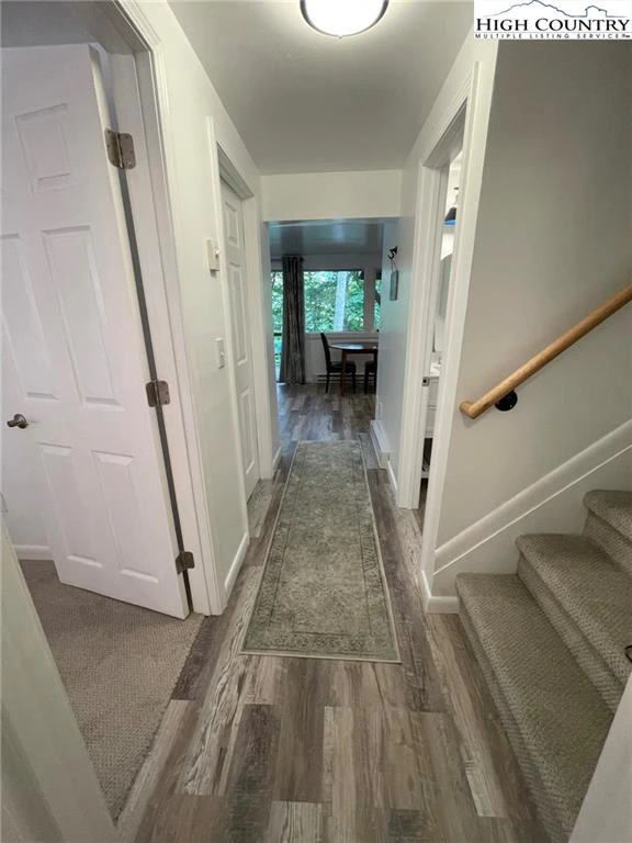 Image number 5 for the current listing