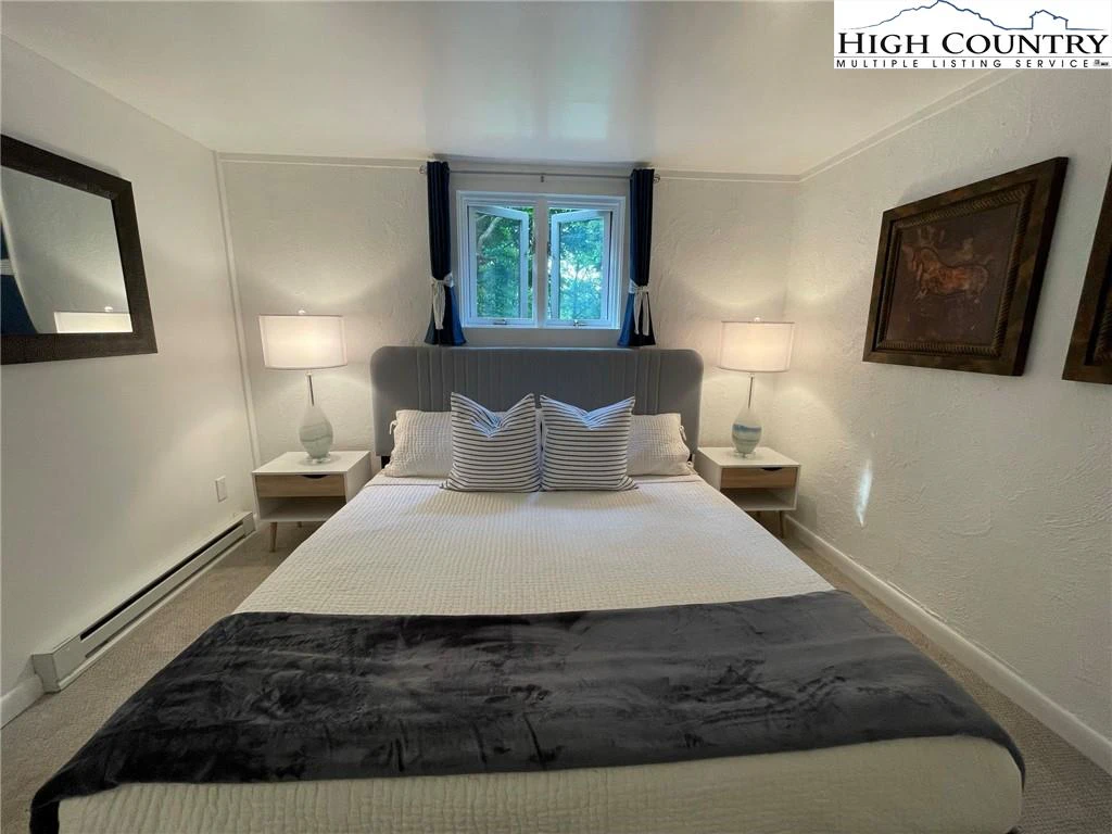 Image number 8 for the current listing