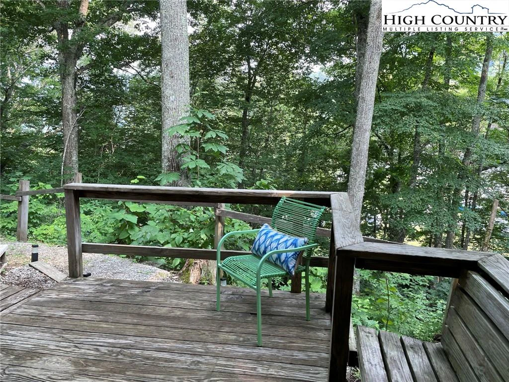 Image number 14 for the current listing