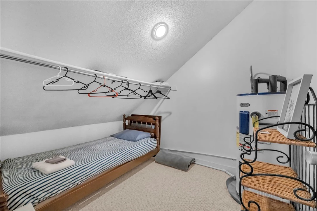 Image number 7 for the current listing
