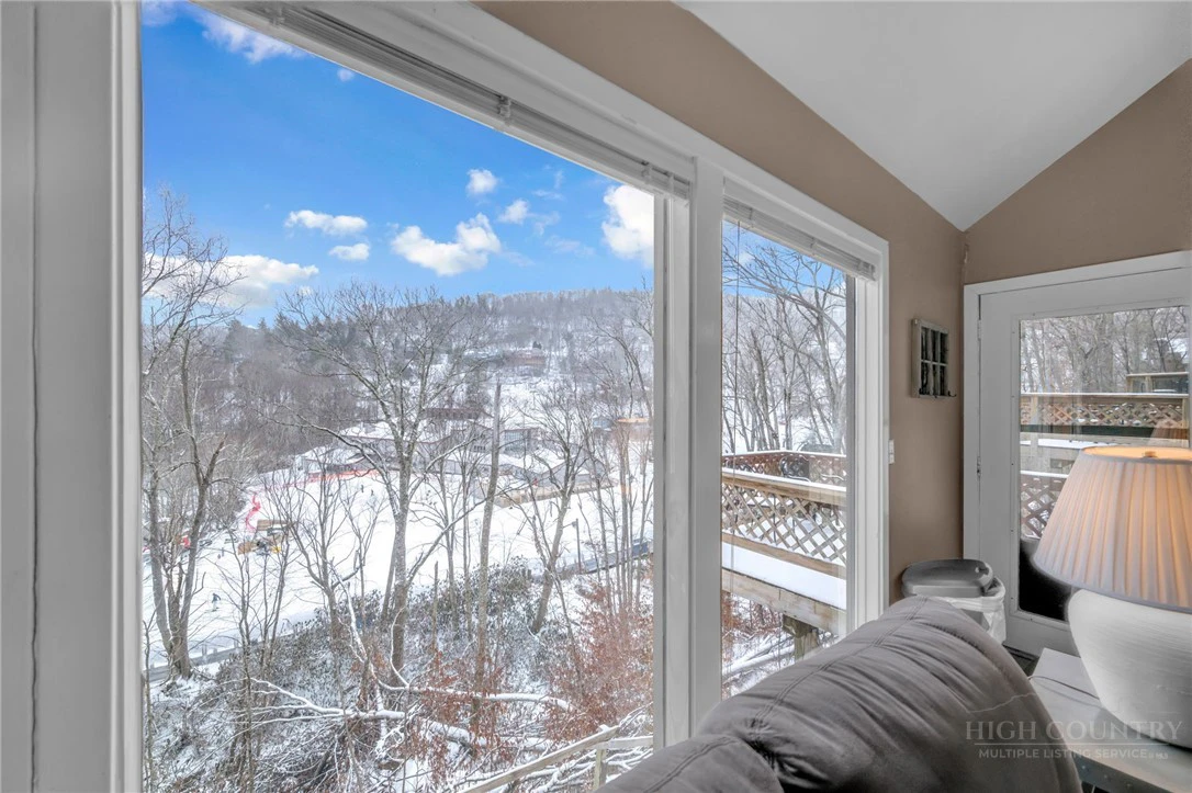 Image number 2 for the current listing