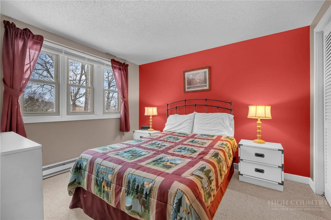 Image number 13 for the current listing