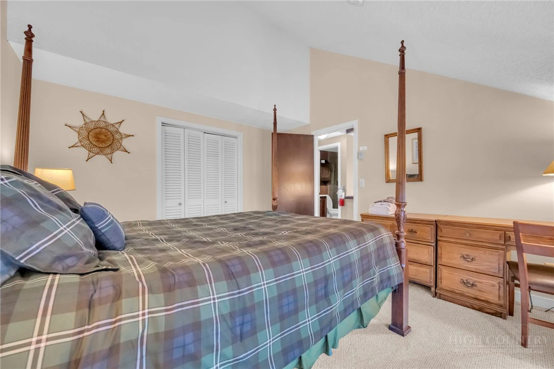Image number 12 for the current listing