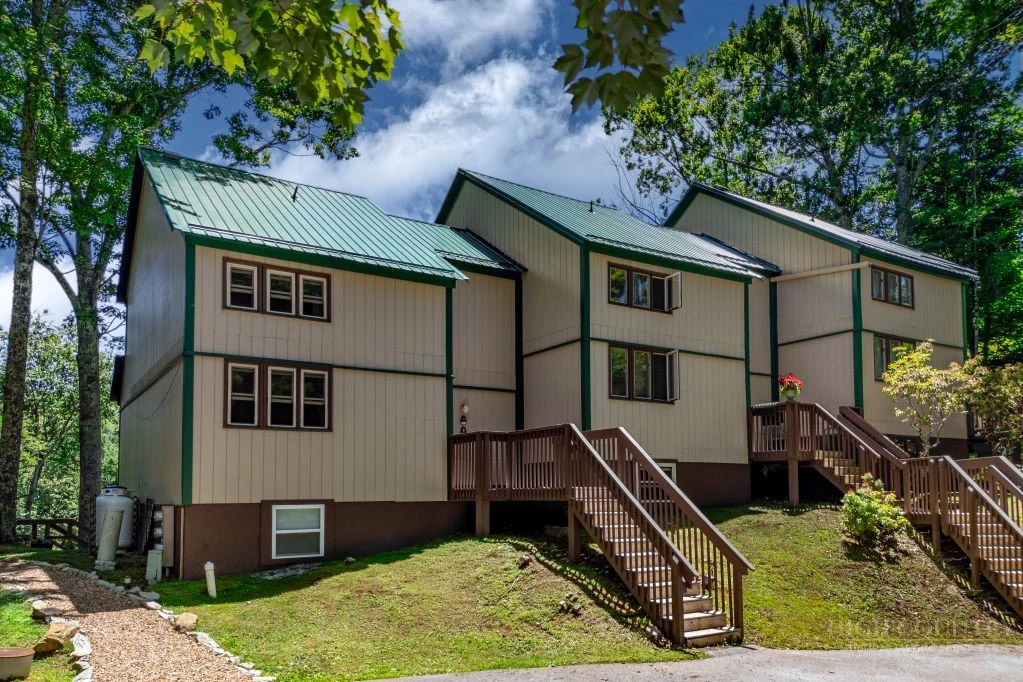 Image number 1 for the current listing