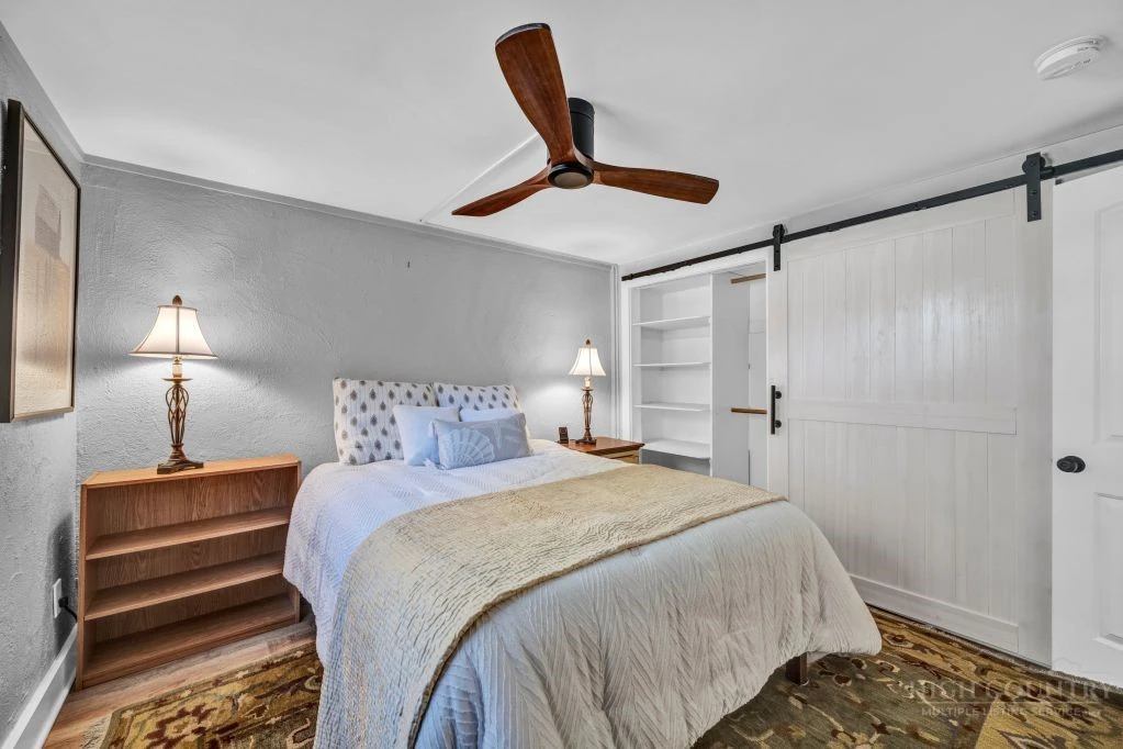 Image number 8 for the current listing