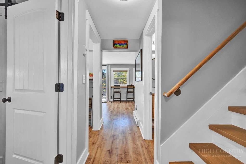 Image number 10 for the current listing