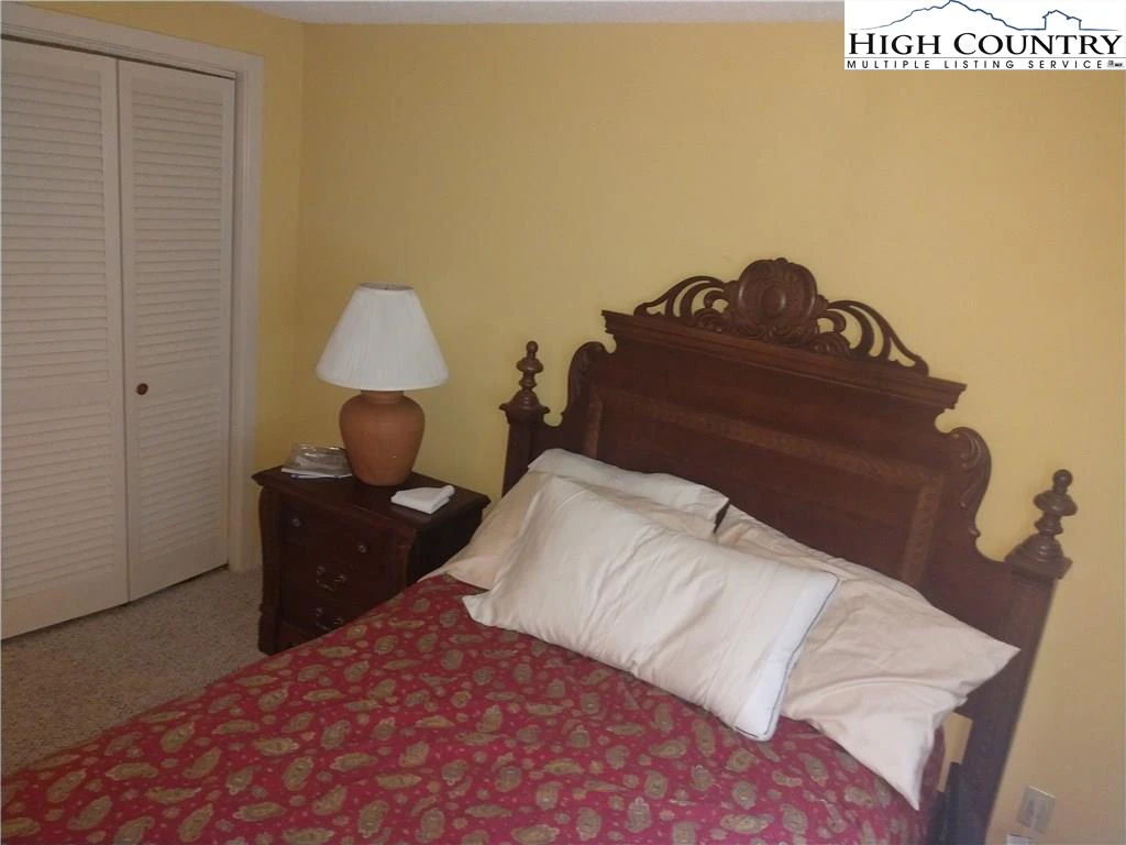 Image number 11 for the current listing