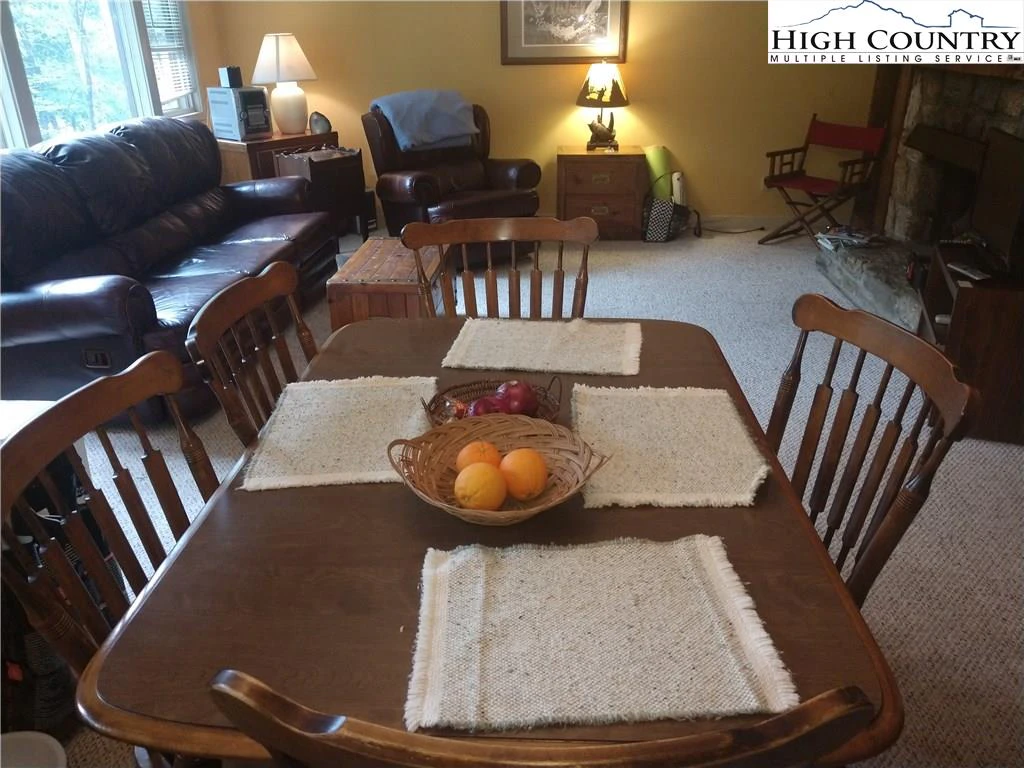 Image number 5 for the current listing