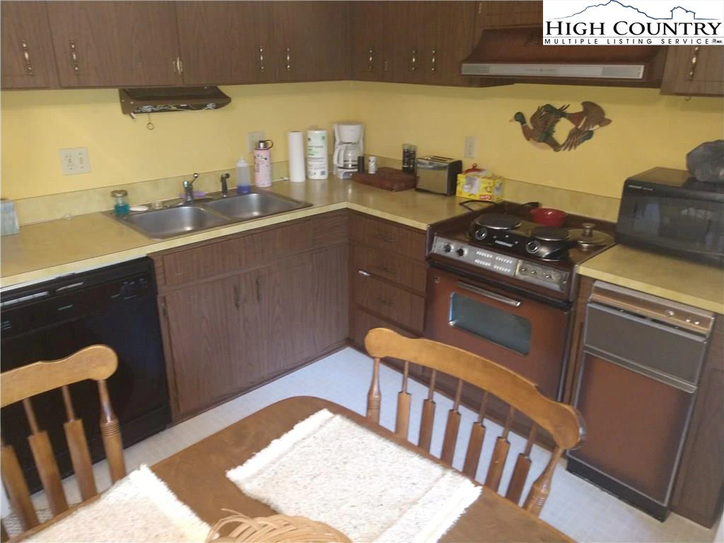 Image number 6 for the current listing