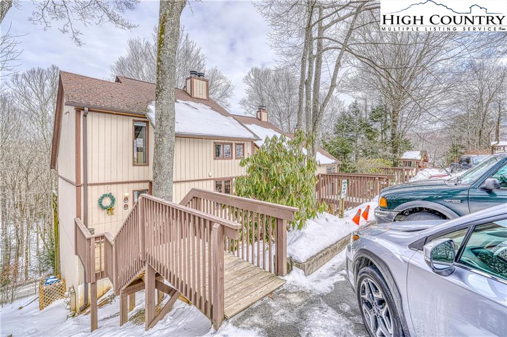 Image number 2 for the current listing