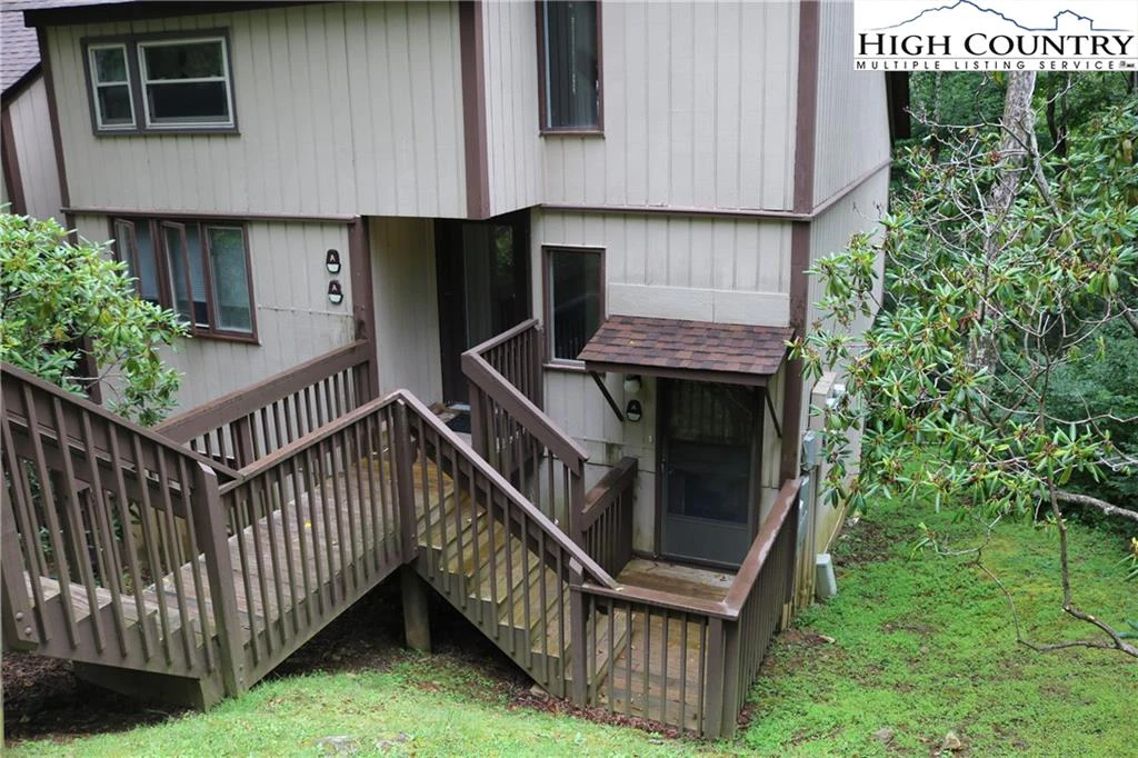 Image number 1 for the current listing