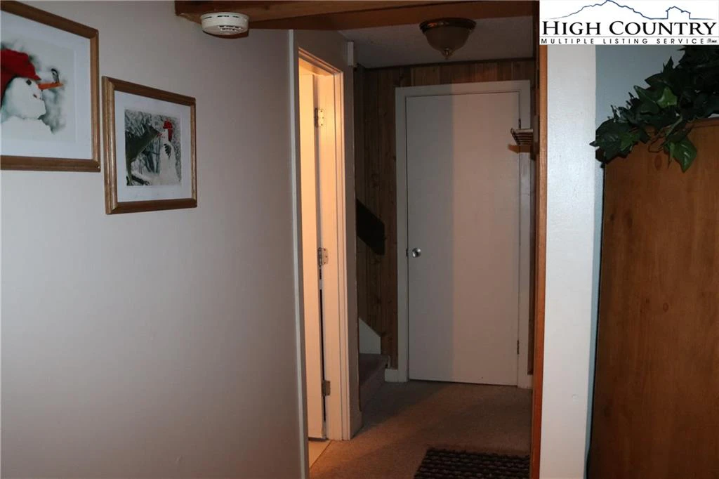 Image number 14 for the current listing
