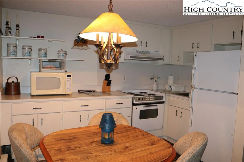 Image number 6 for the current listing