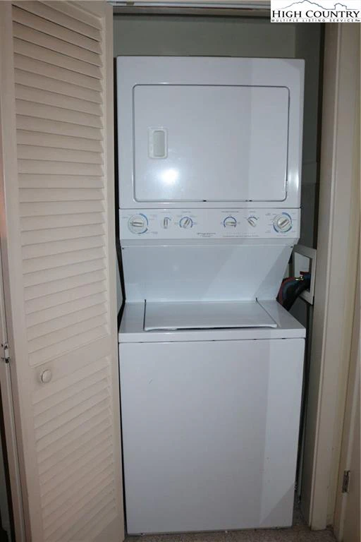 Image number 9 for the current listing