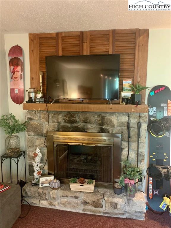 Image number 3 for the current listing