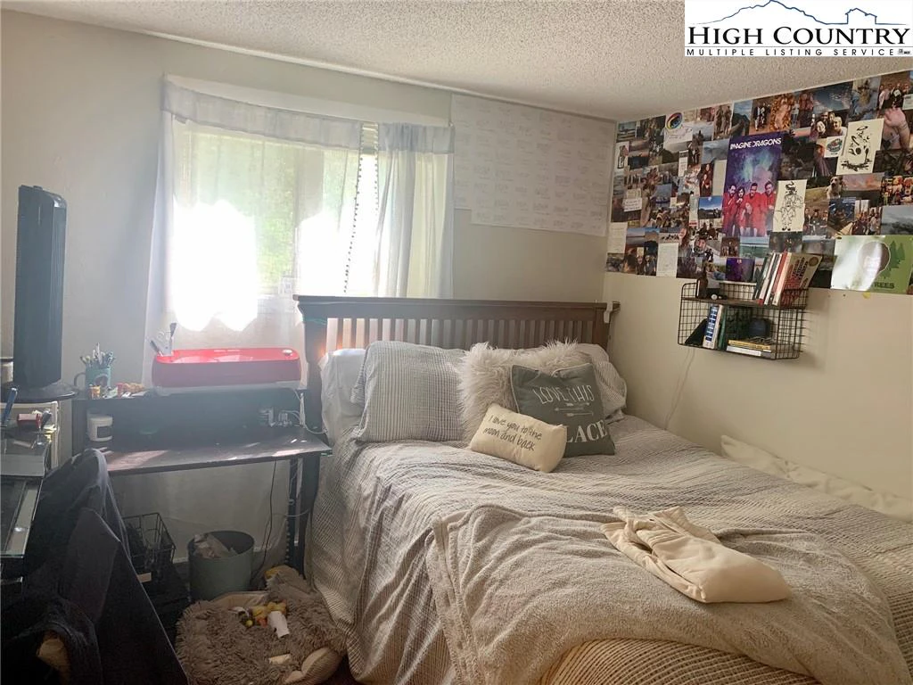 Image number 8 for the current listing