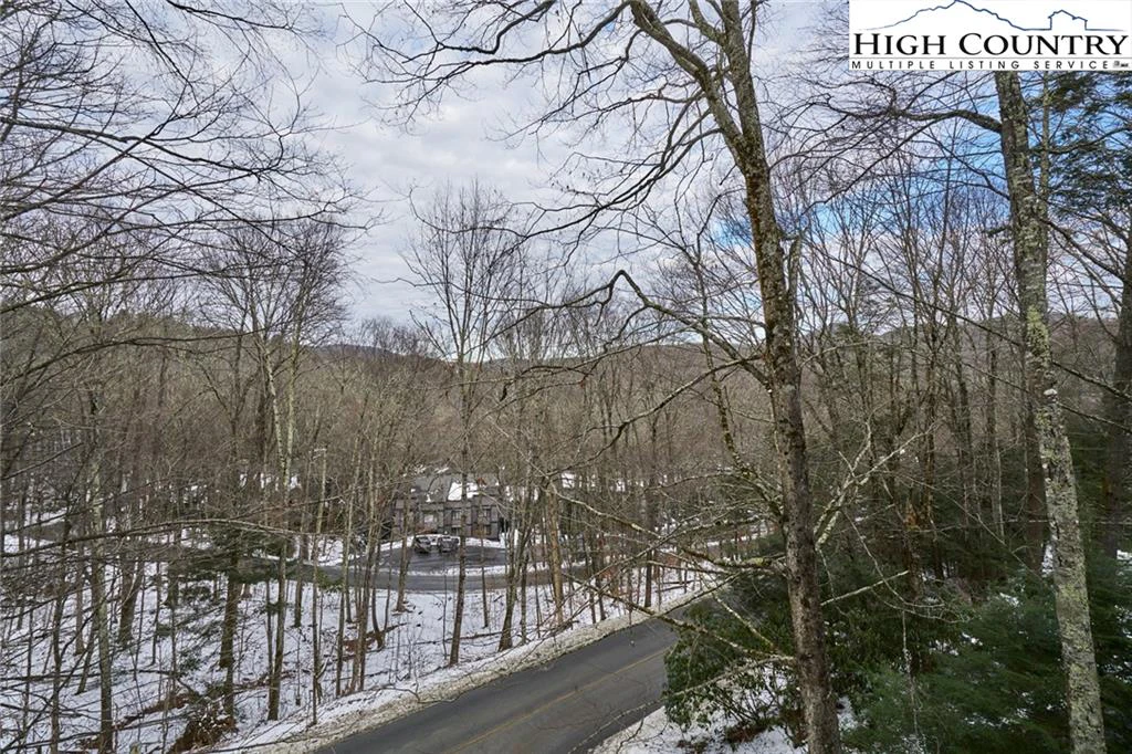 Image number 19 for the current listing