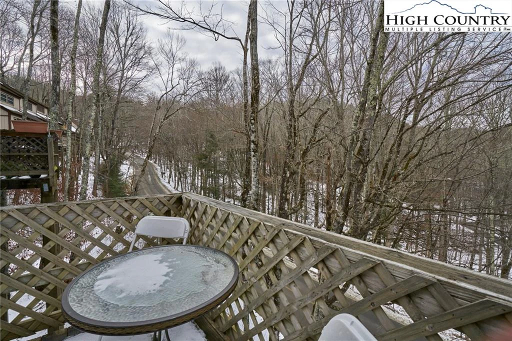 Image number 18 for the current listing