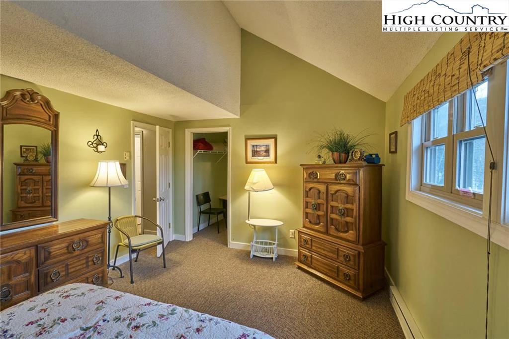 Image number 10 for the current listing