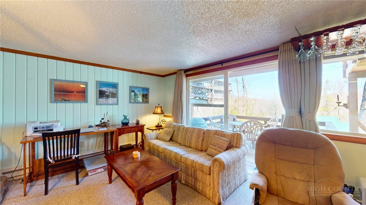 Image number 20 for the current listing
