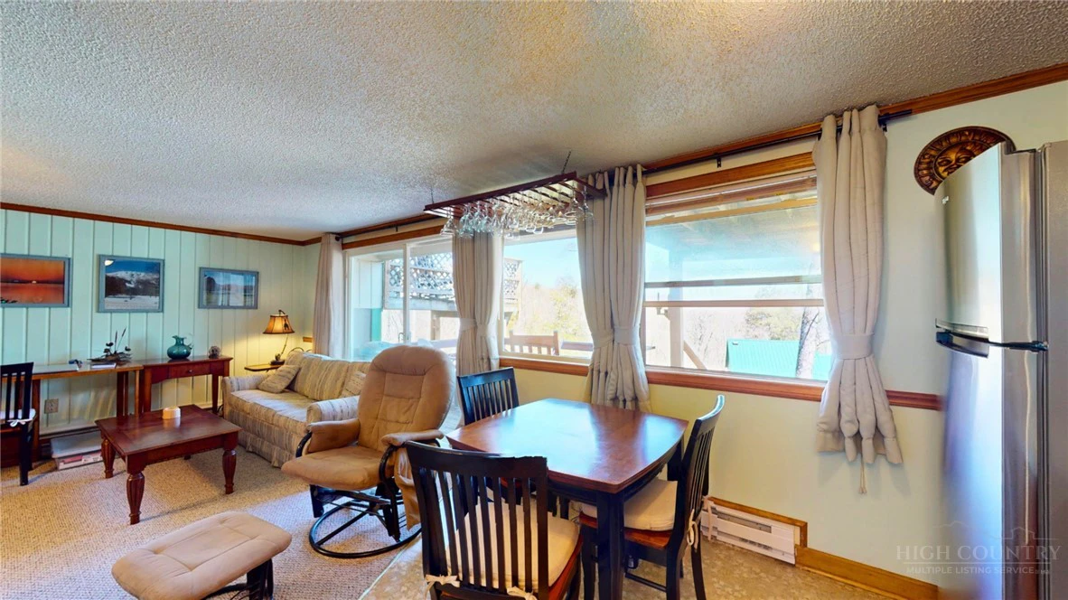 Image number 18 for the current listing
