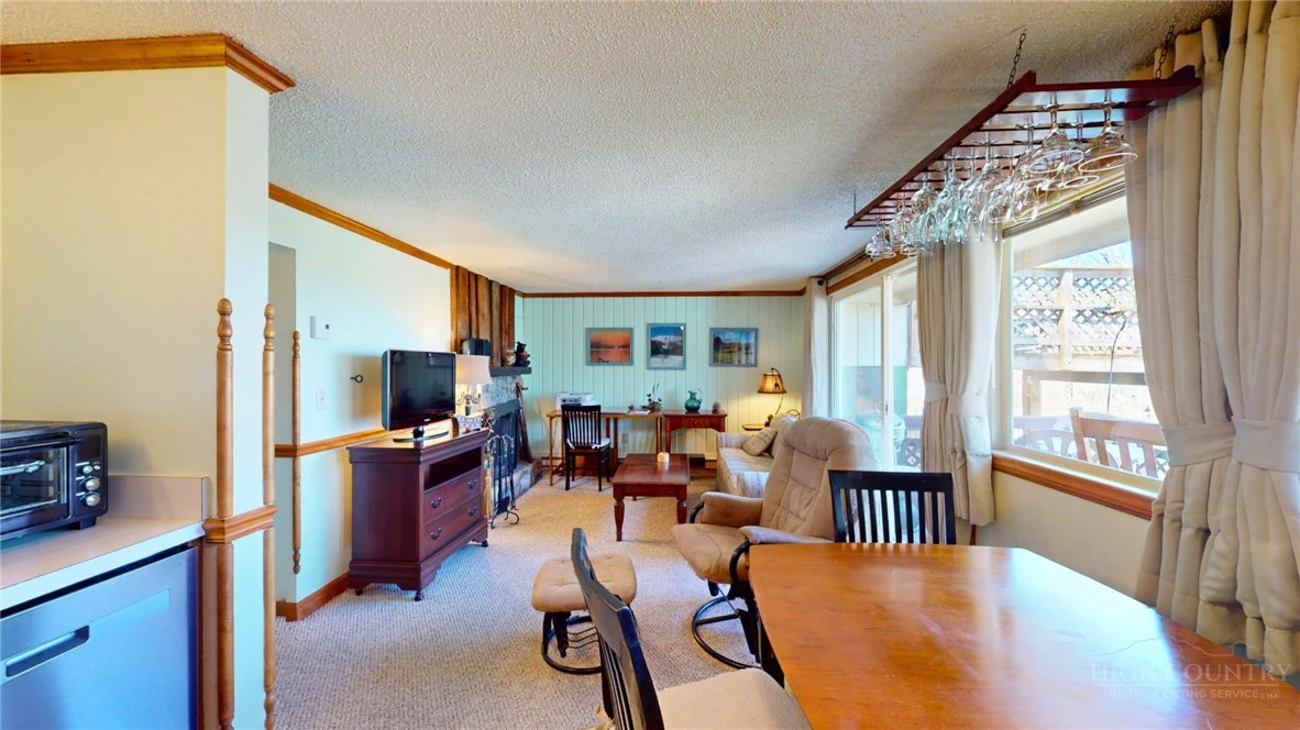 Image number 17 for the current listing