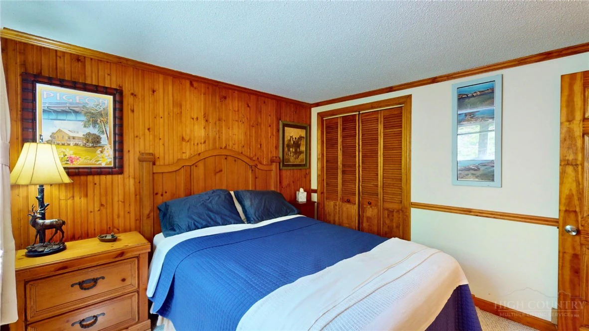 Image number 11 for the current listing