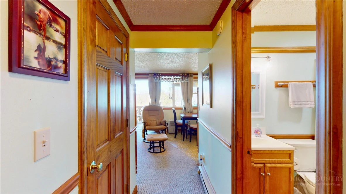 Image number 5 for the current listing