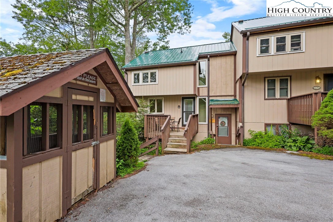 Image number 3 for the current listing