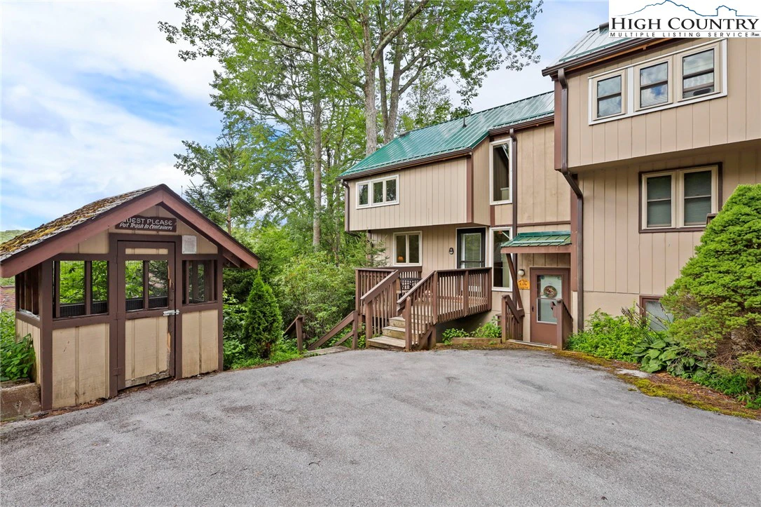 Image number 4 for the current listing
